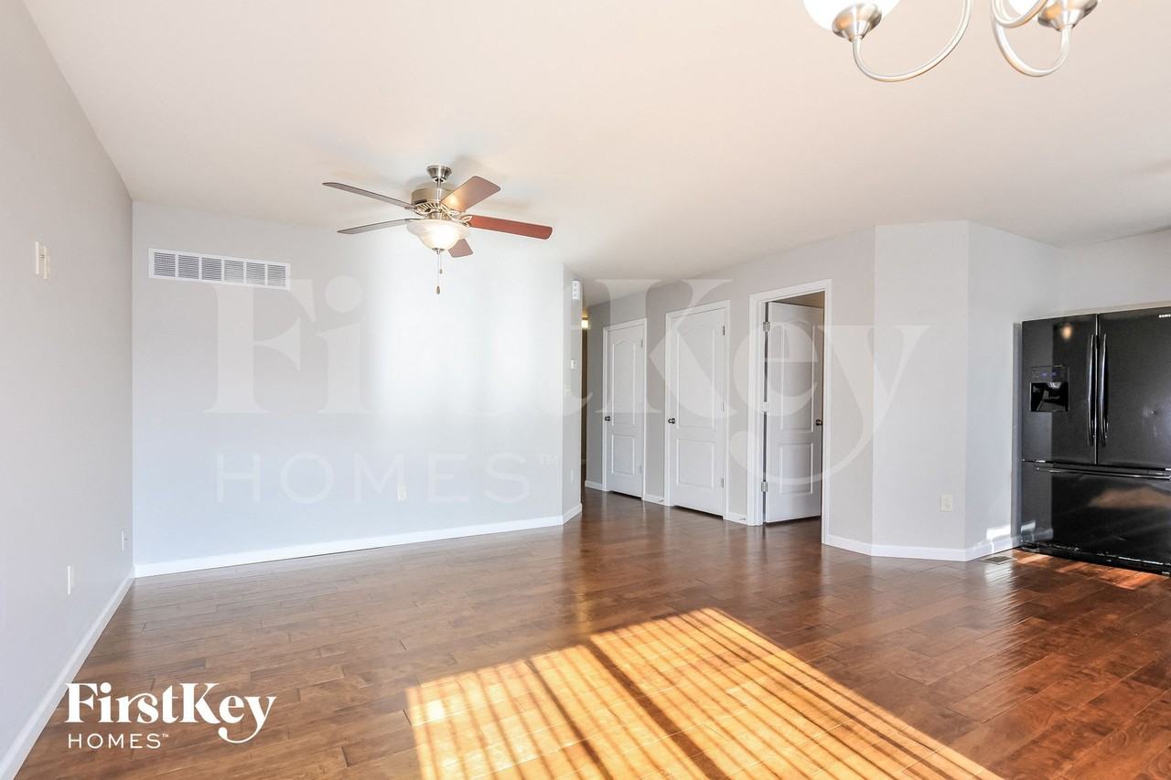 230 Cimarron Ridge Xing - Photo 2 of 14
