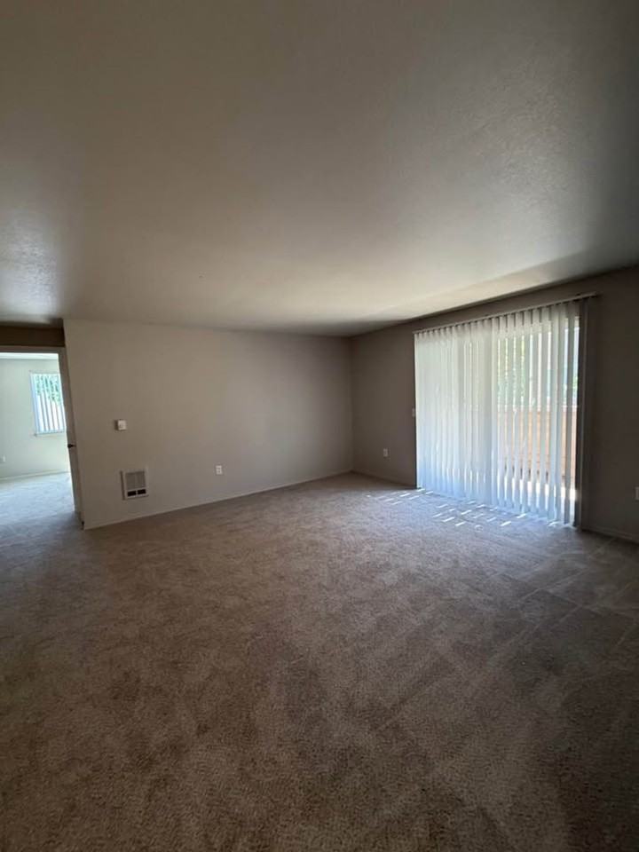 16932 Se Powell Blvd #53 - Photo 3 of 13