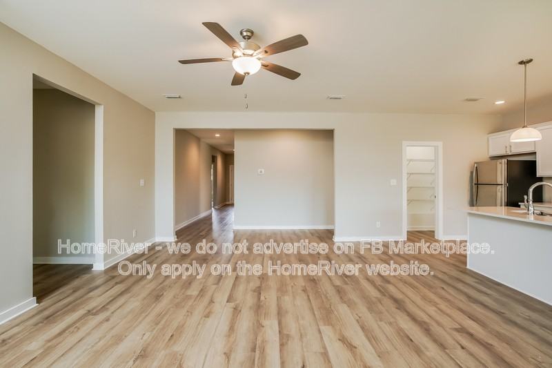 819 Temple St - Photo 3 of 15