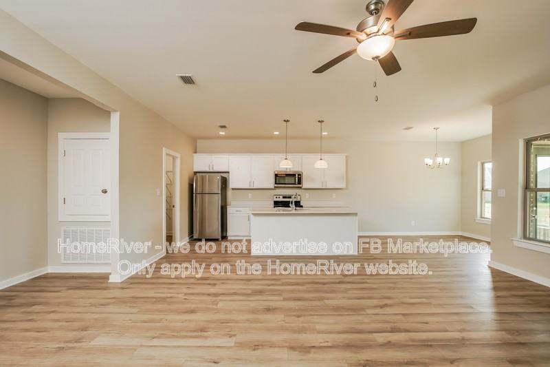 819 Temple St - Photo 4 of 15