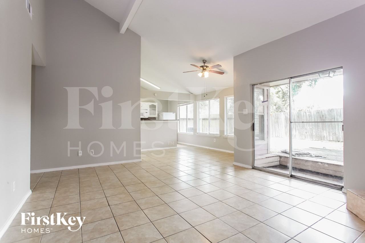 19446 Cypress Cliff Dr - Photo 5 of 16