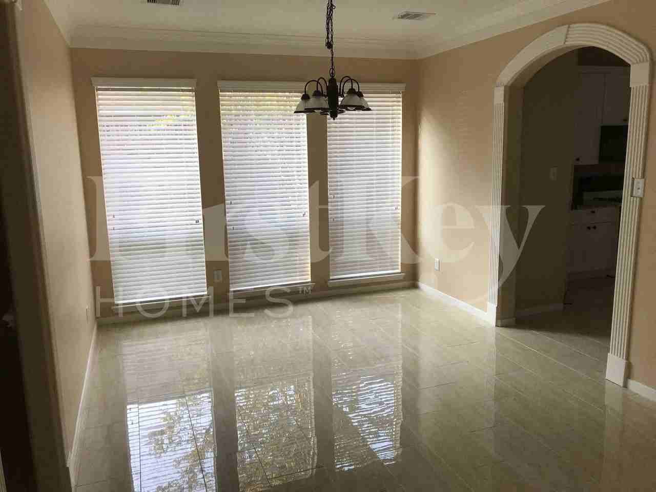 18222 Noble Forest Dr - Photo 3 of 27