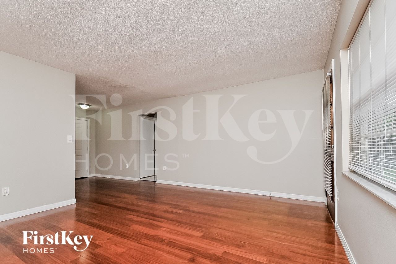 1659 Fruitwood Dr - Photo 2 of 16