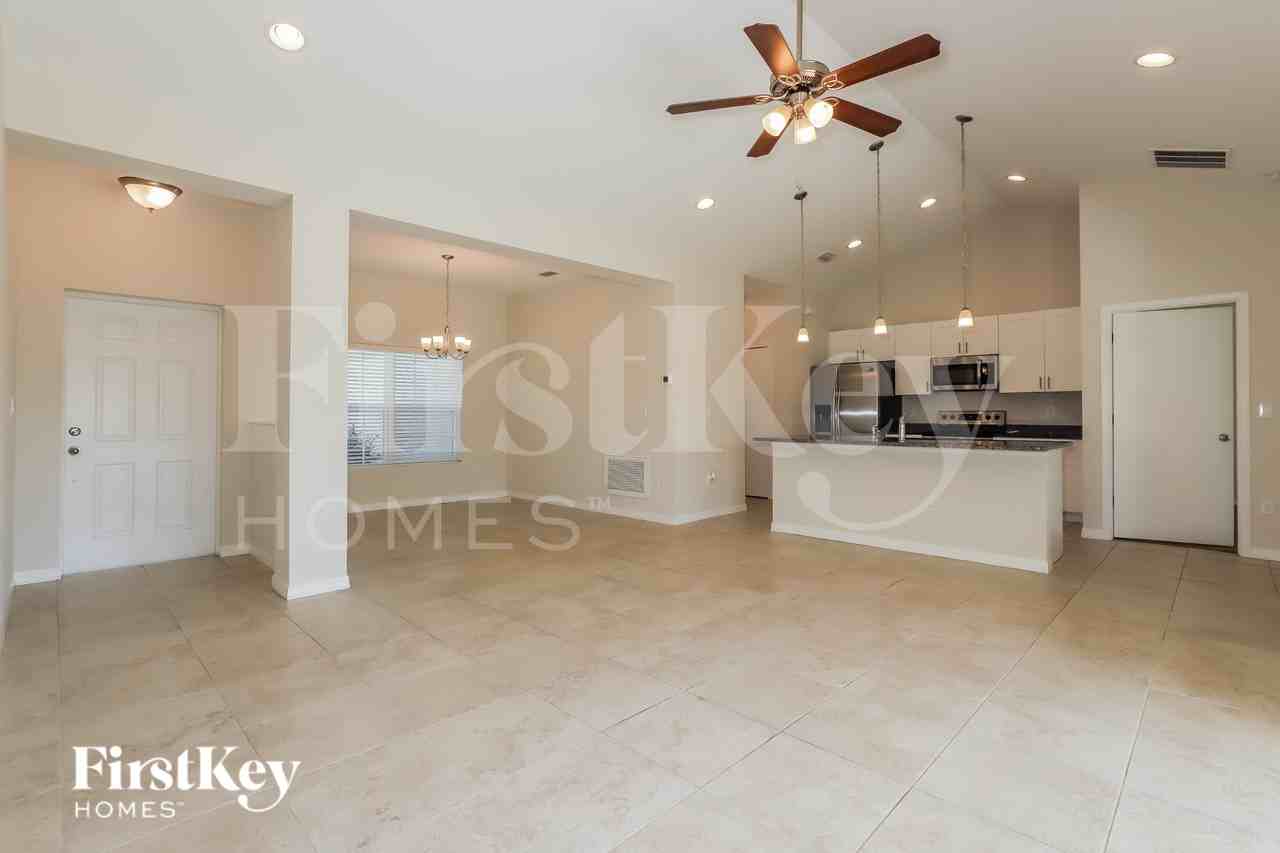 1620 Patio Ter - Photo 3 of 16