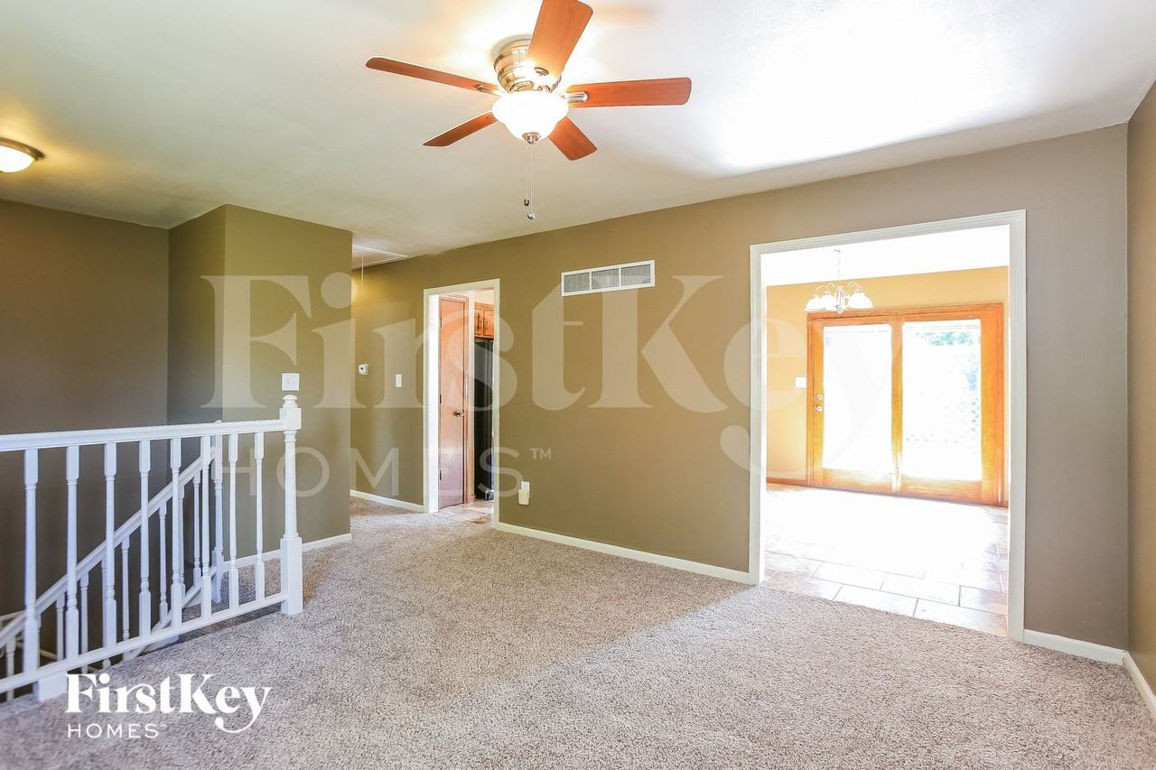 16005 E Cogan Ln - Photo 4 of 15