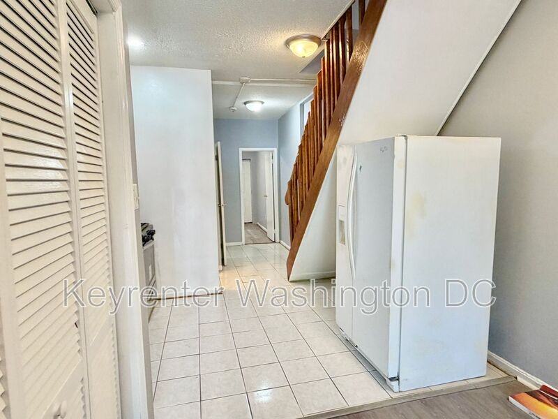 1537 A St Se #SE - Photo 6 of 28