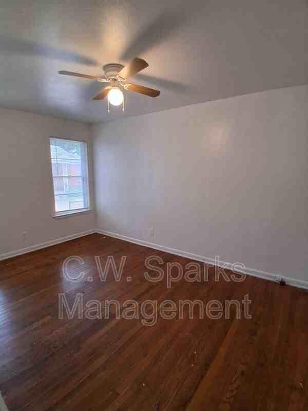 3021 Avon St - Photo 7 of 26