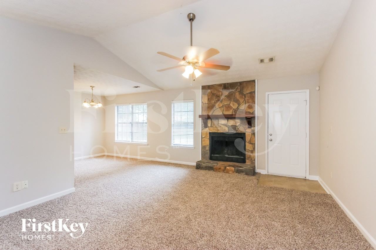1207 Iron Gate Blvd - Photo 5 of 16