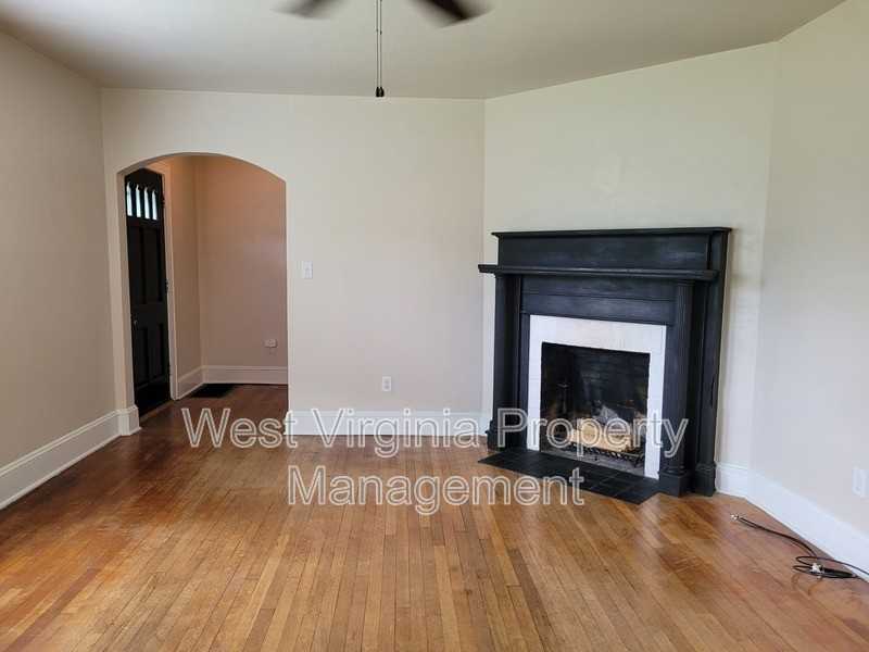 265 Court St S - Photo 2 of 13