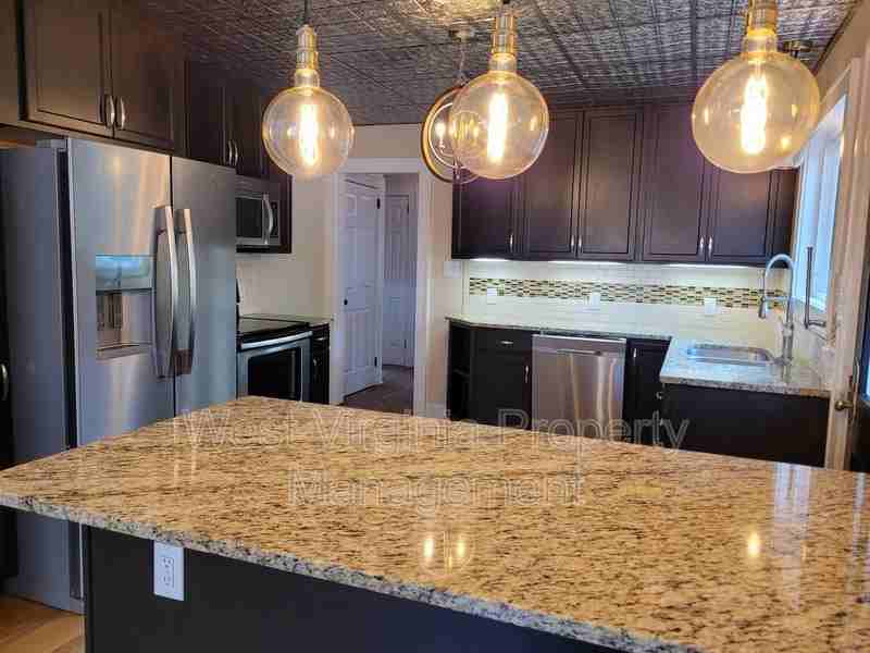 265 Court St S - Photo 4 of 13