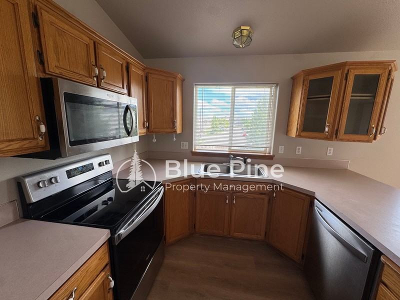 3535 Spring Creek Dr - Photo 6 of 32