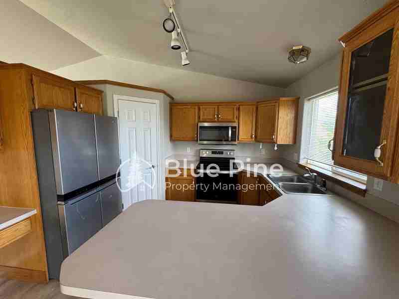 3535 Spring Creek Dr - Photo 7 of 32