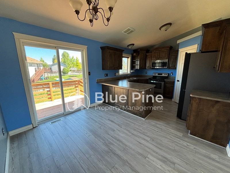 4333 High Desert Dr - Photo 4 of 22