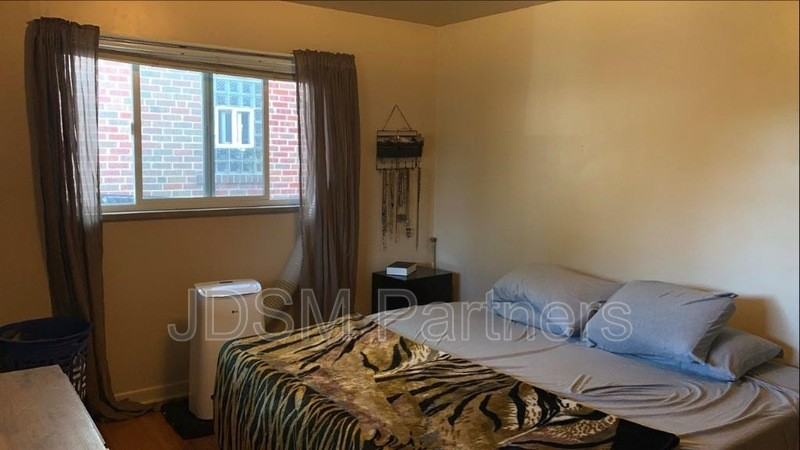 1545 Jackson St - Photo 5 of 27