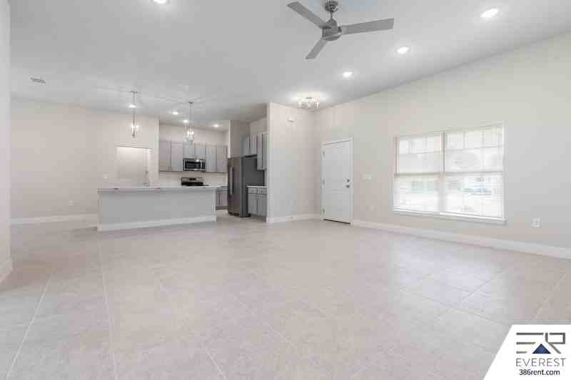12 Kaiser Pl - Photo 6 of 37