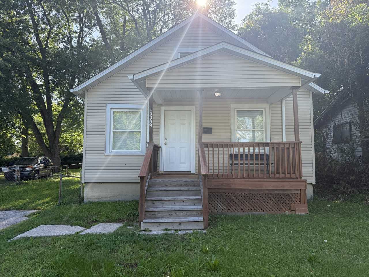 10089 Royal Dr - Photo 2 of 21