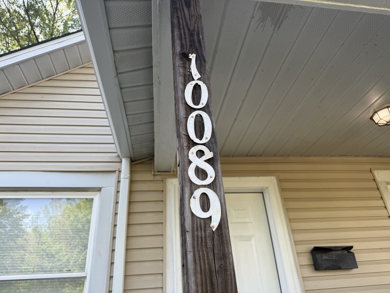 10089 Royal Dr - Photo 3 of 21