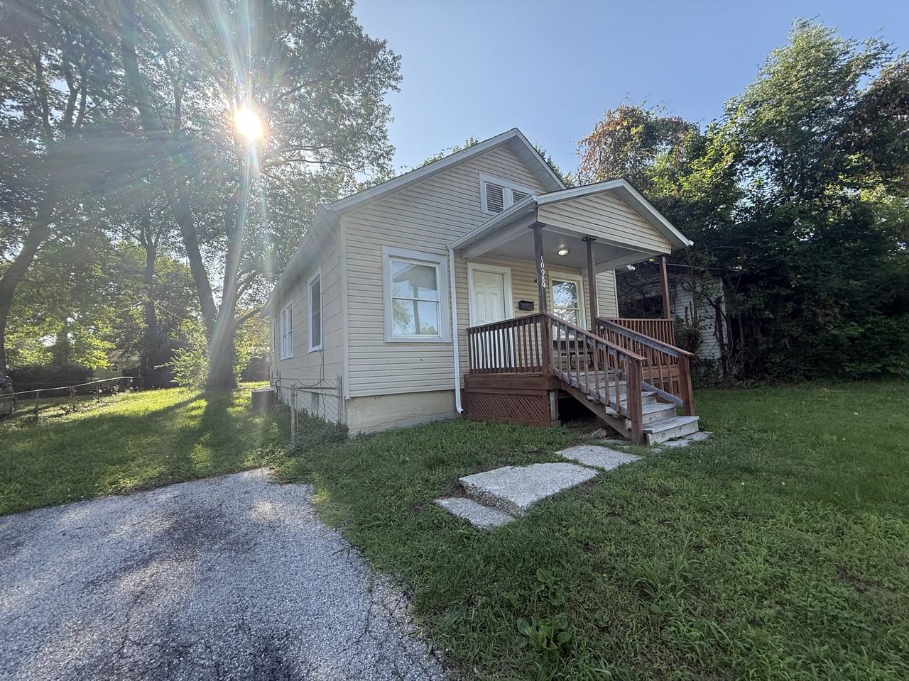 10089 Royal Dr - Photo 4 of 21