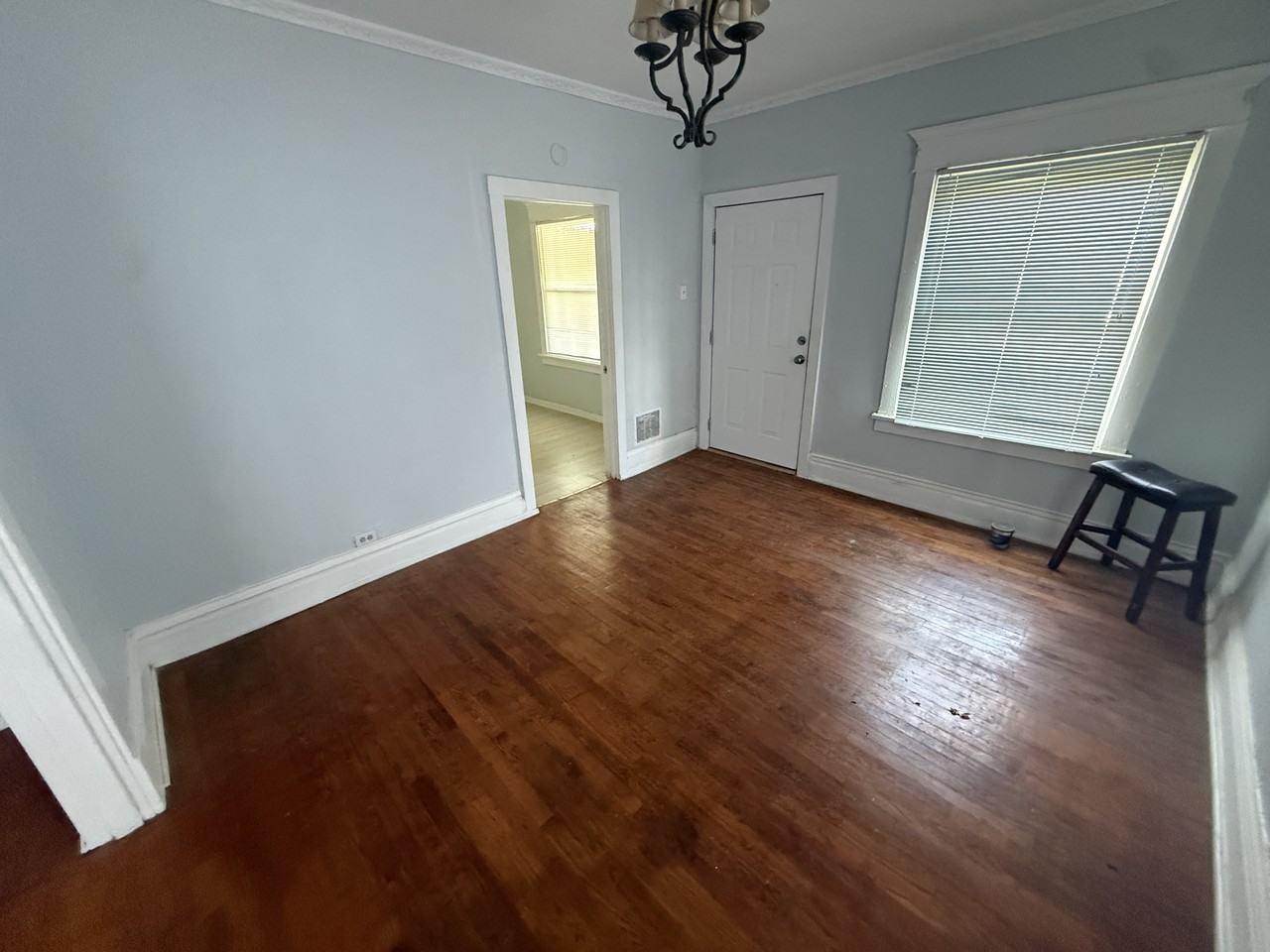 10089 Royal Dr - Photo 6 of 21