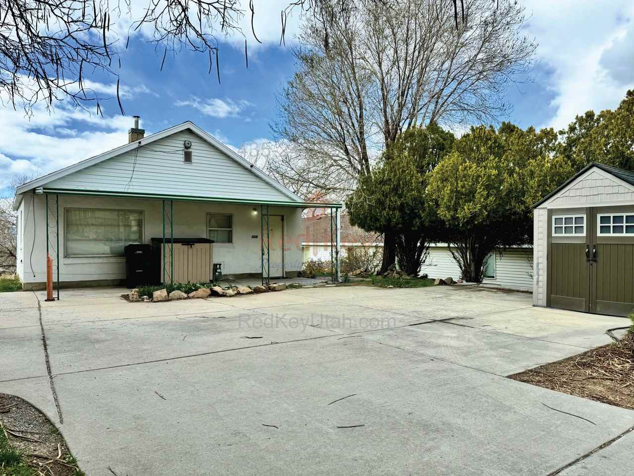 468 S Main St - Photo 2 of 10