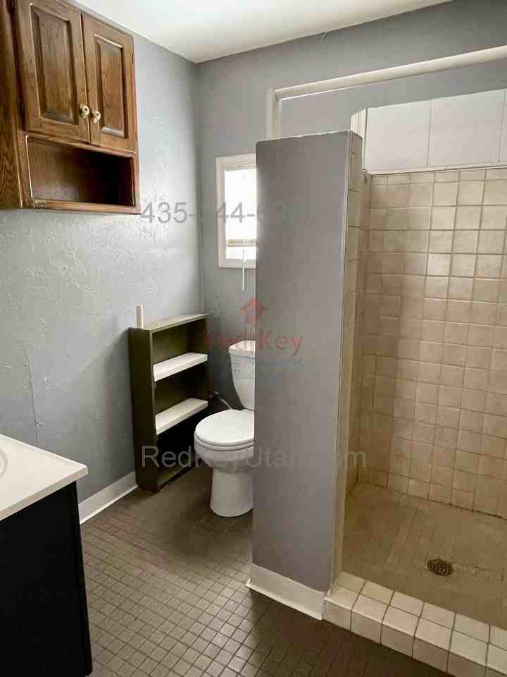 468 S Main St - Photo 6 of 10
