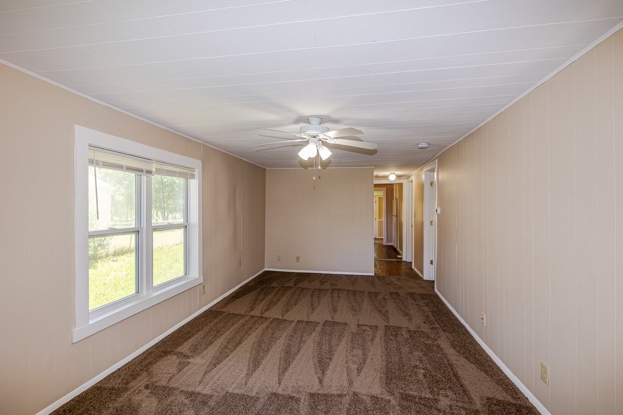 24200 Puritan Rd - Photo 2 of 19