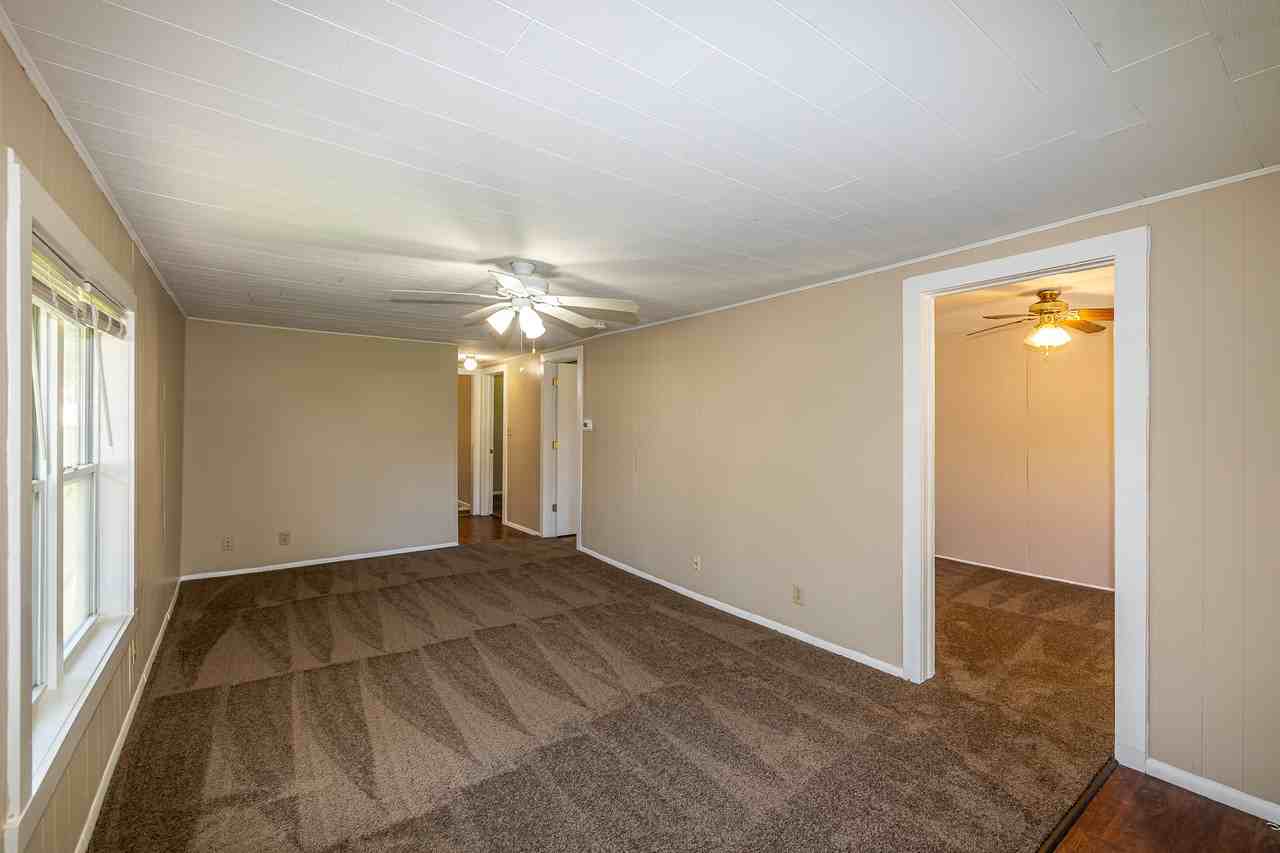 24200 Puritan Rd - Photo 3 of 19
