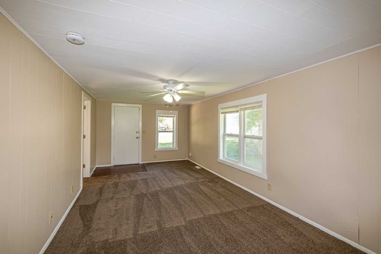 24200 Puritan Rd - Photo 5 of 19