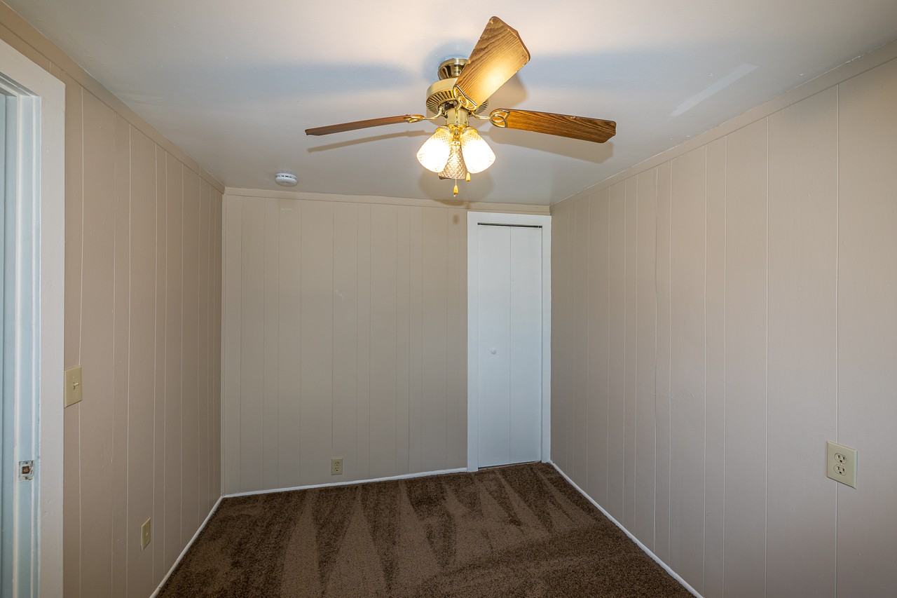 24200 Puritan Rd - Photo 6 of 19