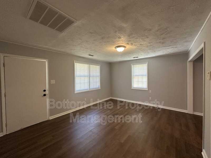 1261 Thelbert Dr - Photo 2 of 12