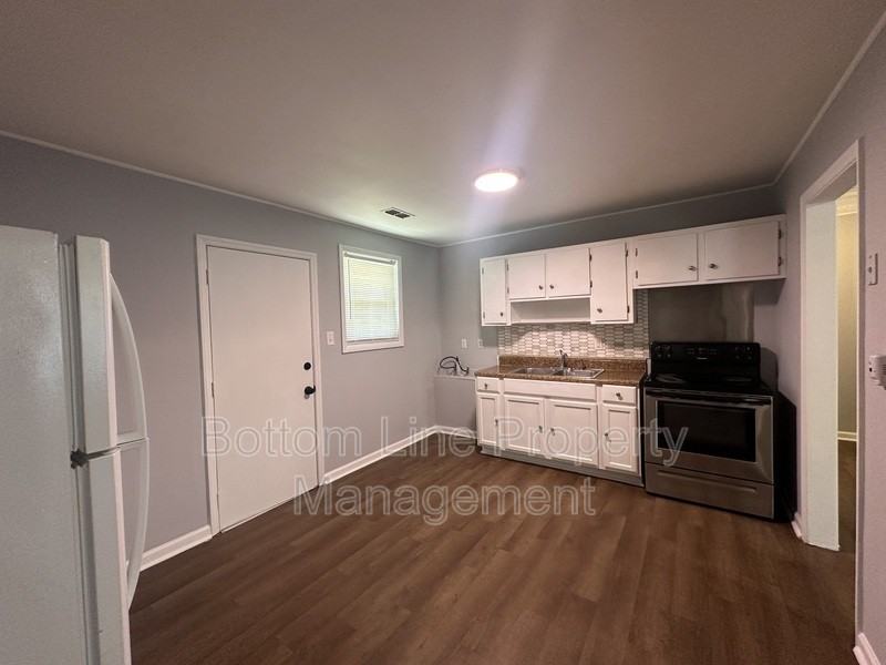 1261 Thelbert Dr - Photo 5 of 12