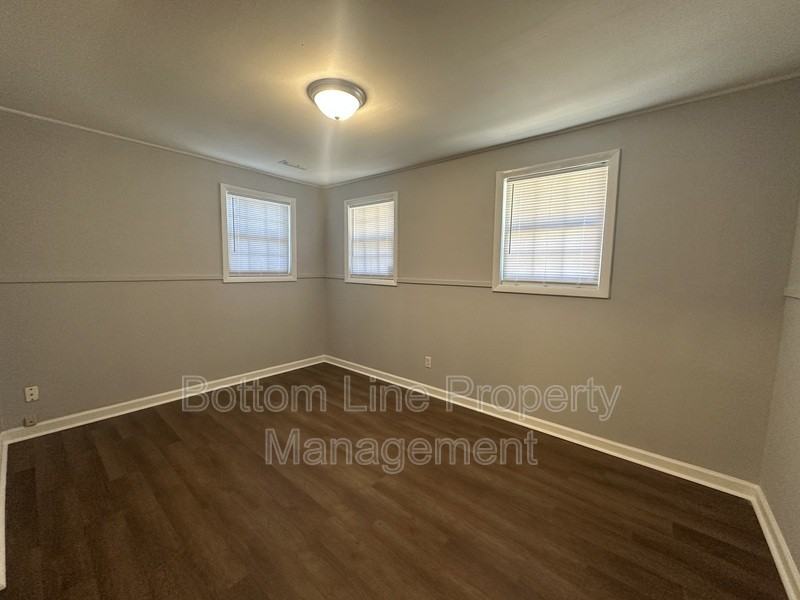 1261 Thelbert Dr - Photo 6 of 12
