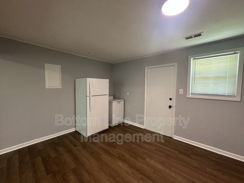 1261 Thelbert Dr - Photo 5 of 12