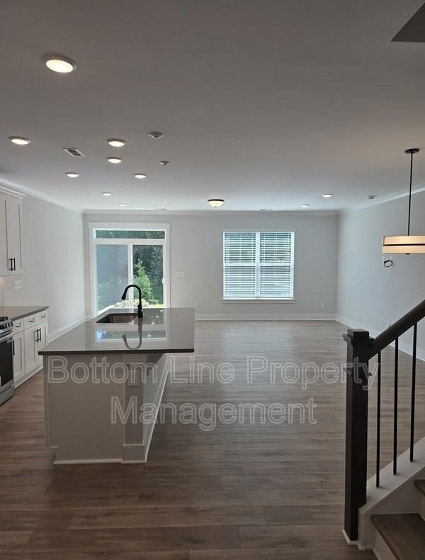 111 Viburnum Rd - Photo 5 of 38