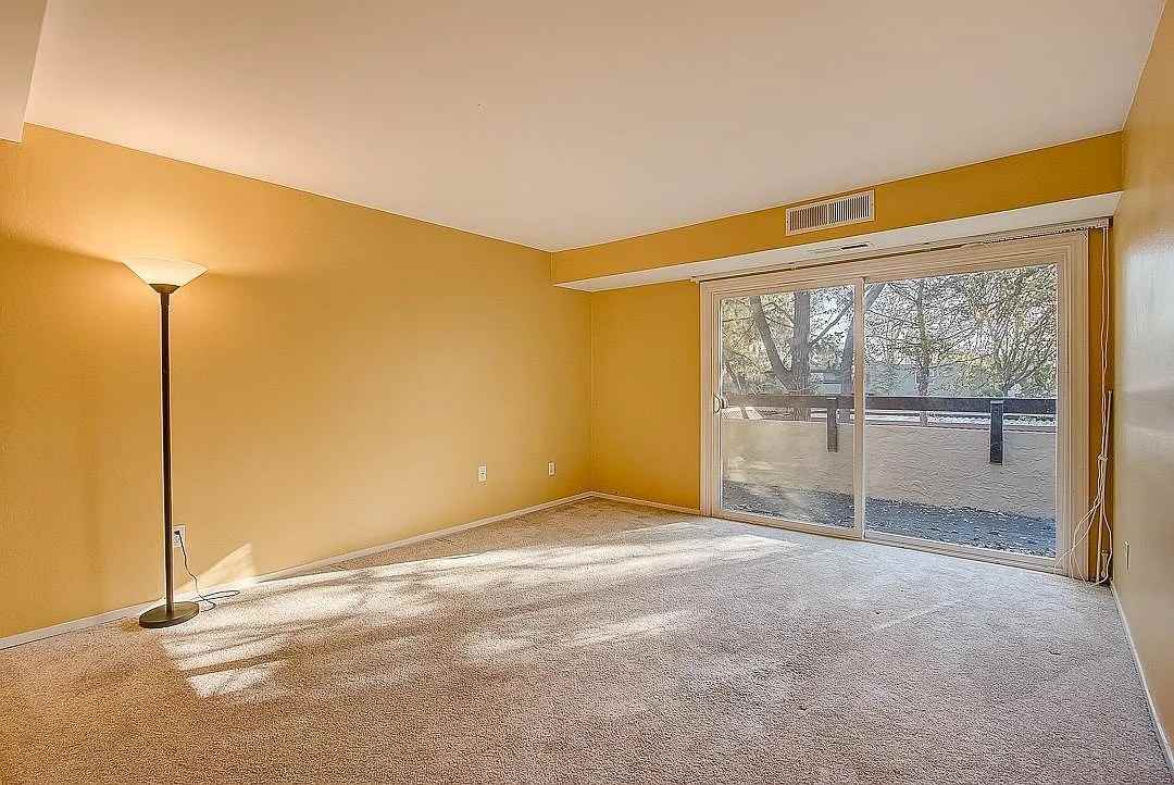 292 Tradewinds Dr #10 - Photo 2 of 18