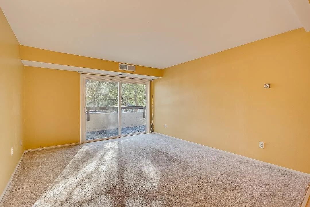 292 Tradewinds Dr #10 - Photo 3 of 18
