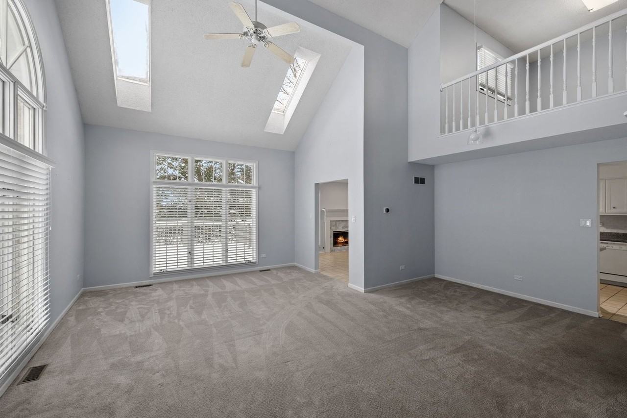 15301 Wilshire Dr - Photo 2 of 19
