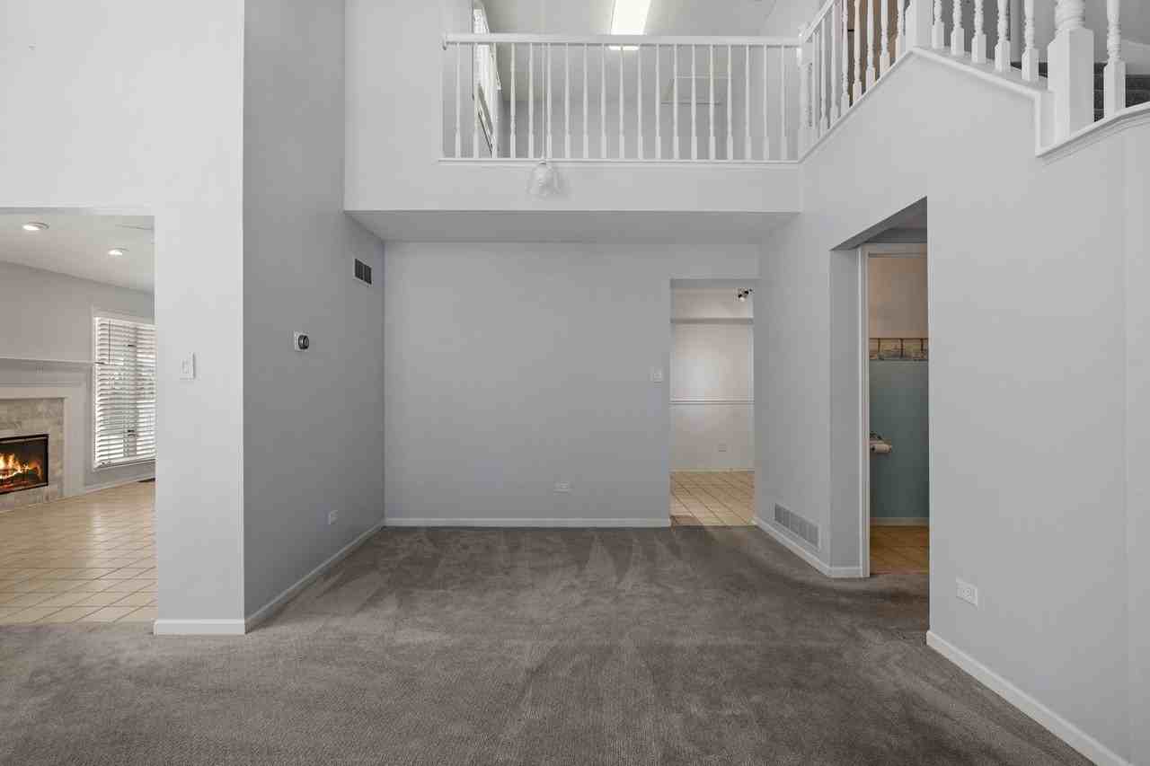 15301 Wilshire Dr - Photo 3 of 19