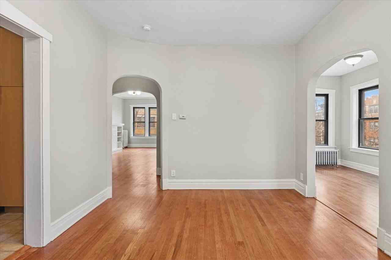 1501 W Cornelia Ave - Photo 6 of 16
