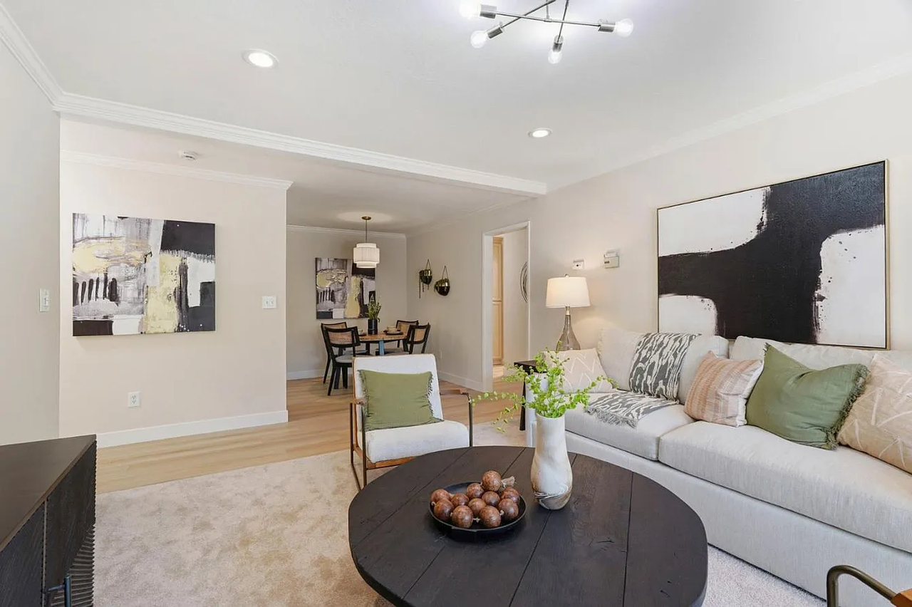 292 Tradewinds Dr #4 - Photo 2 of 10