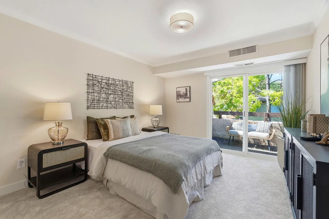292 Tradewinds Dr #4 - Photo 6 of 10