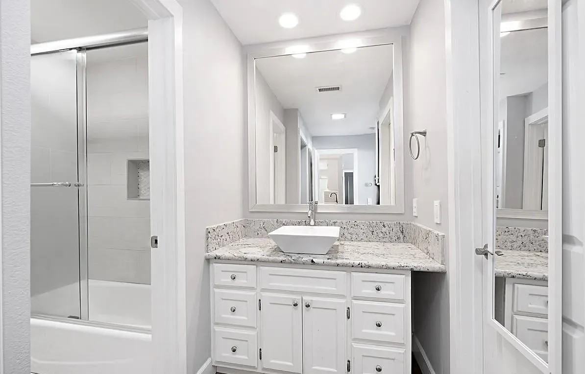 1181 Packers Cir #122 - Photo 7 of 10