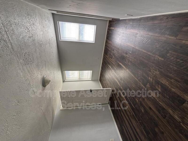 117 Columbia St - Photo 4 of 9