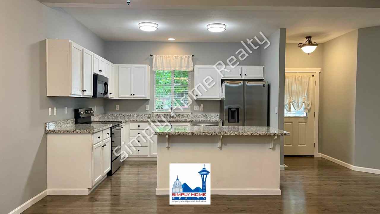 4520 Freemont St Ne - Photo 6 of 26