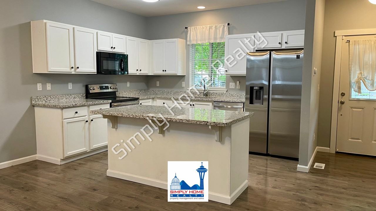 4520 Freemont St Ne - Photo 7 of 26
