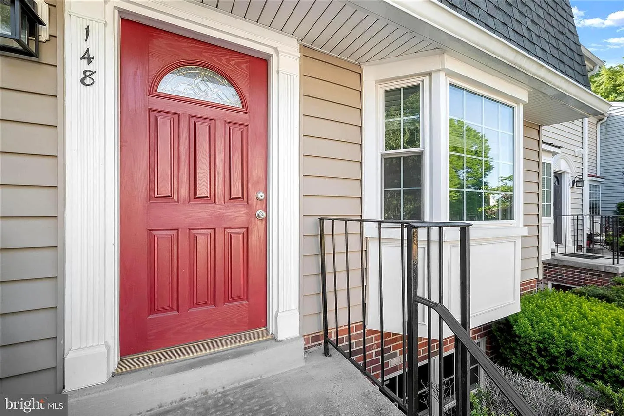 148 Barnsfield Ct #240 - Photo 2 of 22