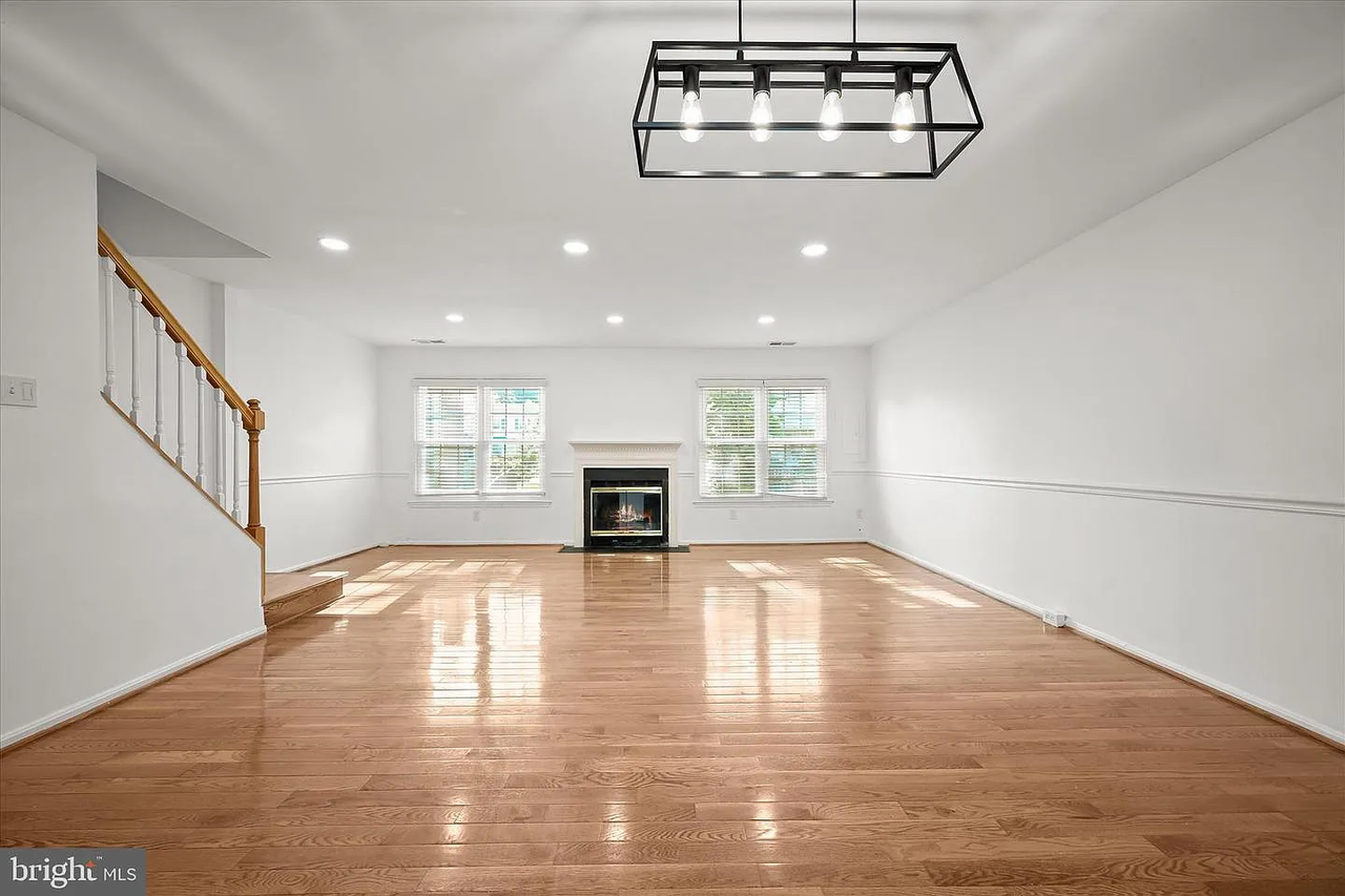 148 Barnsfield Ct #240 - Photo 6 of 22