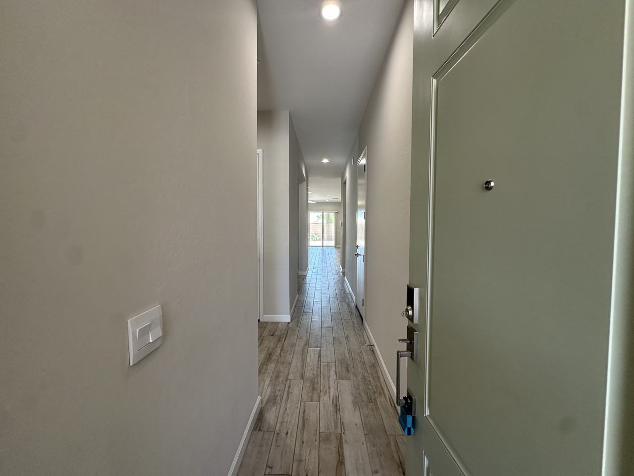 10319 W Harmony Ln - Photo 6 of 50