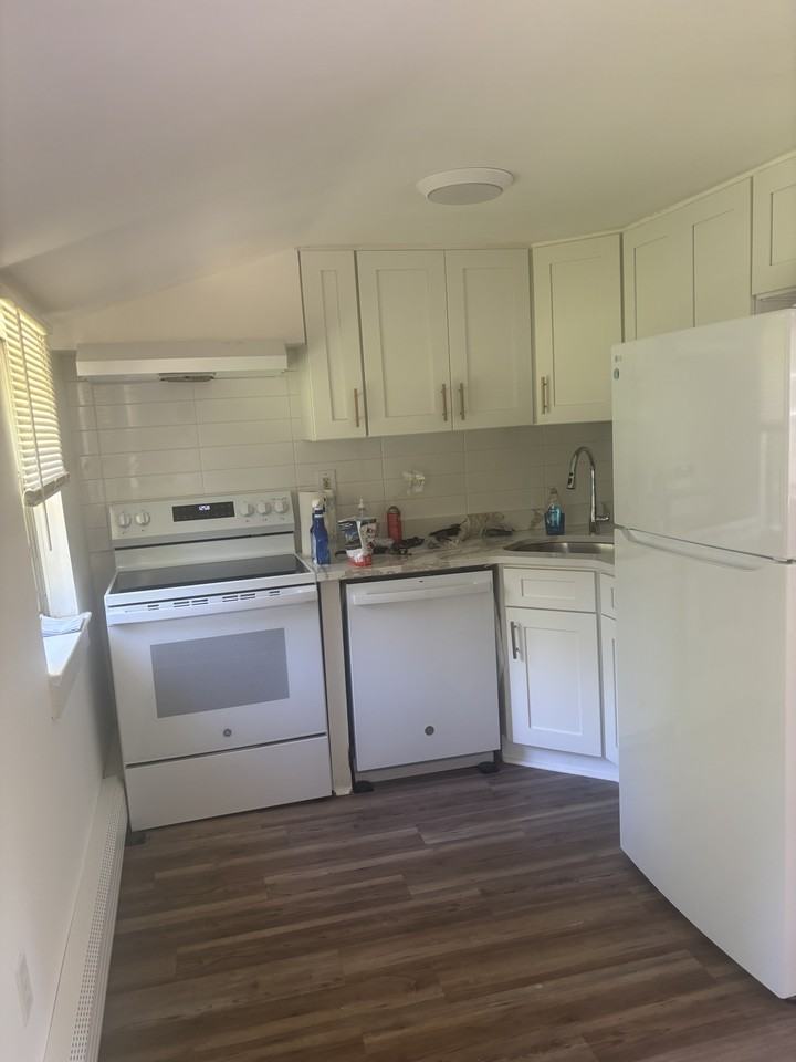 343 Summer Ave #B - Photo 4 of 8