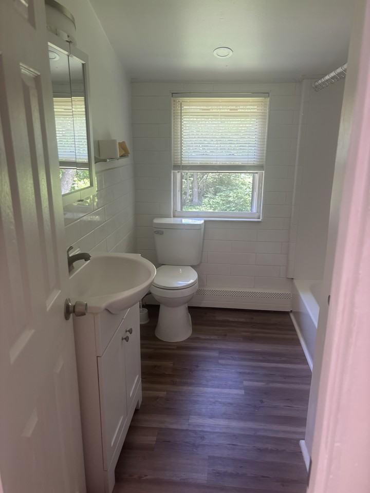 343 Summer Ave #B - Photo 5 of 8
